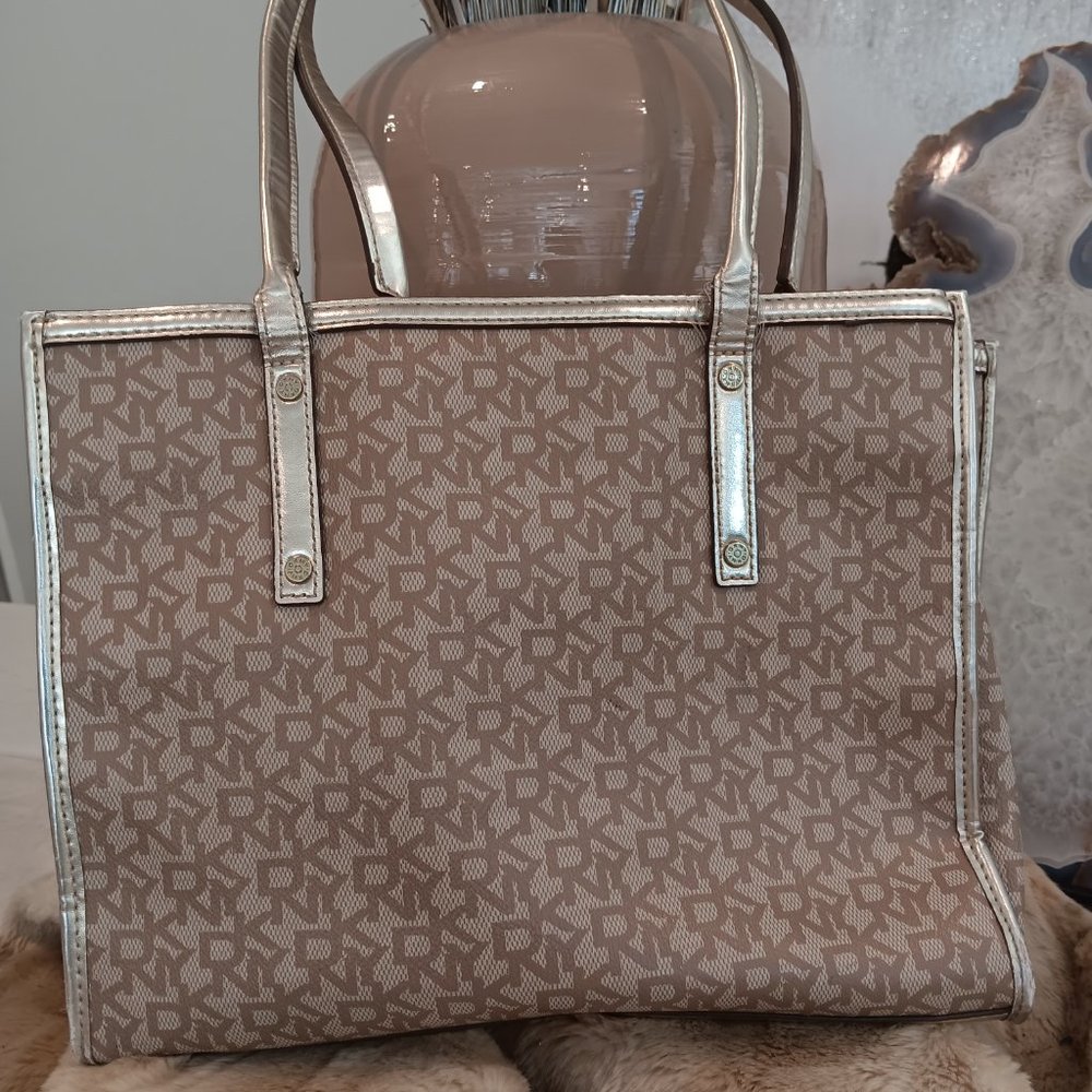 VINTAGE DKNY tan and gold purse Pre-Owned - Picture 2 of 6